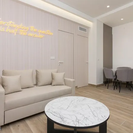Socrates Fully Equipped With Unique Design Apartment