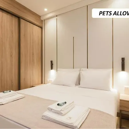 Socrates Fully Equipped With Unique Design Apartment
